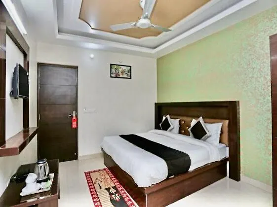 Hotel Blossom Rest House Near Tajmahal Nagla Dhimar